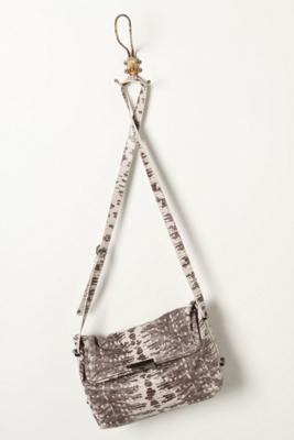 Scaled Vardo Shoulder Bag