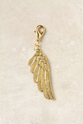 The Collector's Charm, Wing