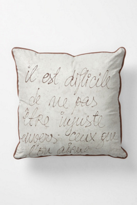 Il Est Dificile Pillow 