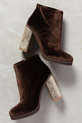 Lien.Do Magdalena Velvet Booties