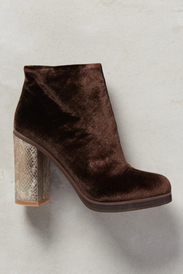 Lien.Do Magdalena Velvet Booties