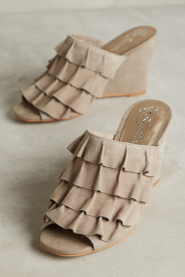 Wg Ruffle Upper Suede