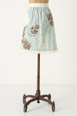 3-D toile half apron