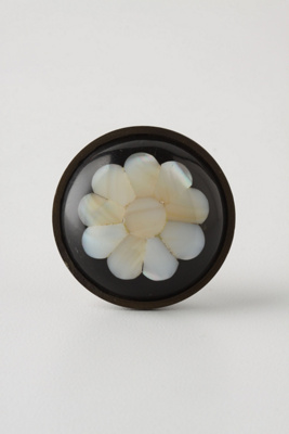 Nacre Daisy Knobs