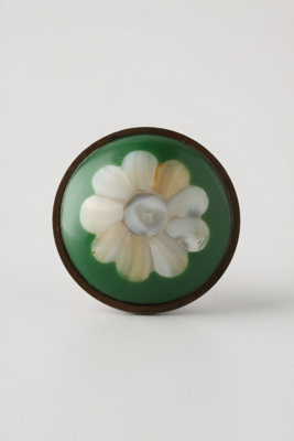 Nacre Daisy Knobs