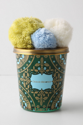 Sweater Pom Candle