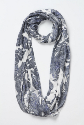 Delft Floral Loop