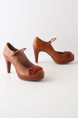 Anthropologie   Bowed Lacerta Mary Janes  
