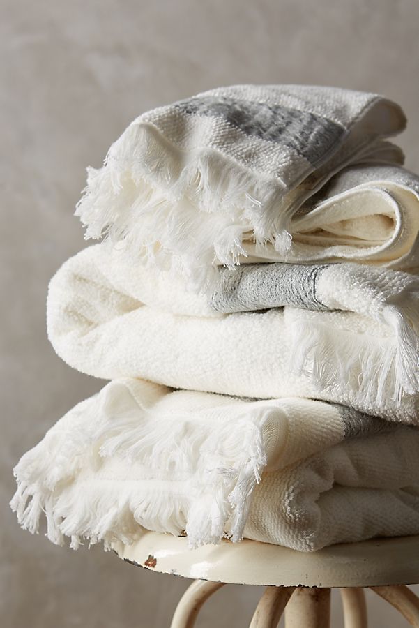 Slide View: 2: Linen-Edged Towel Collection