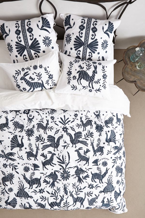 Slide View: 1: Luisa Embroidered Duvet