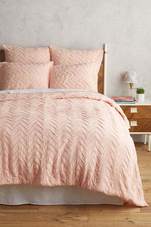 Slide View: 2: Textured Chevron Duvet Cover