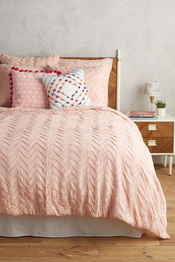 Slide View: 1: Textured Chevron Duvet Cover