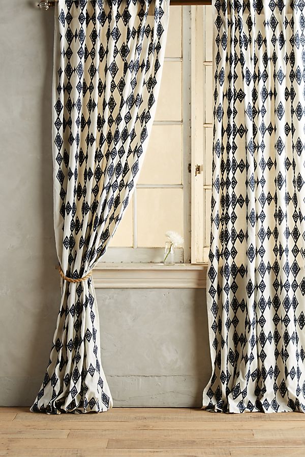 Slide View: 1: Tumbling Diamonds Curtain