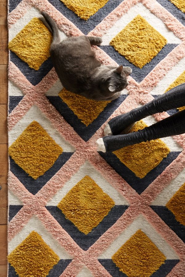 Slide View: 3: Hand-Tufted Trellis Rug