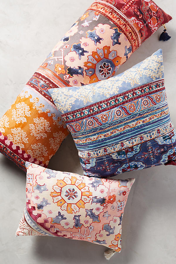 Risa Pillow