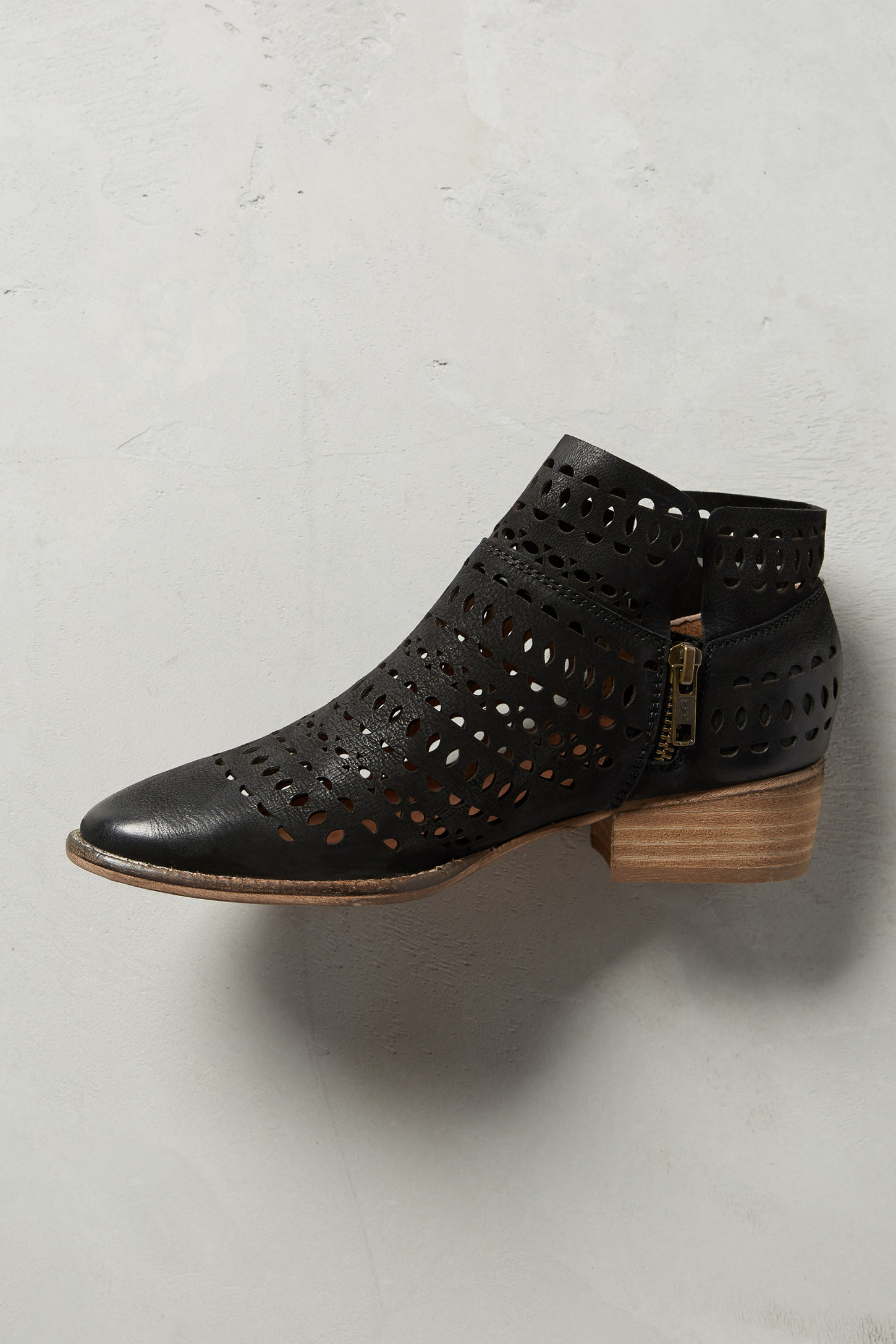 seychelles heart of gold ankle boots