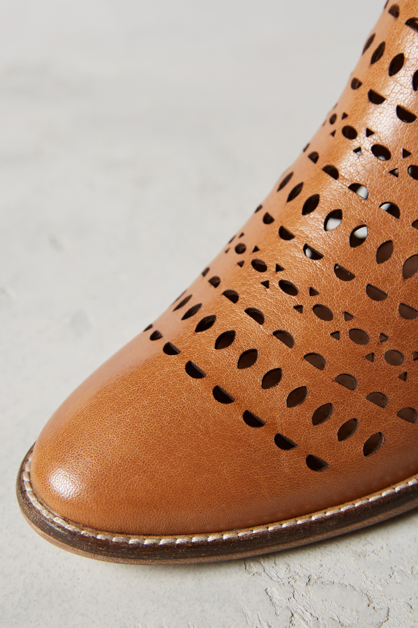 seychelles heart of gold ankle boots