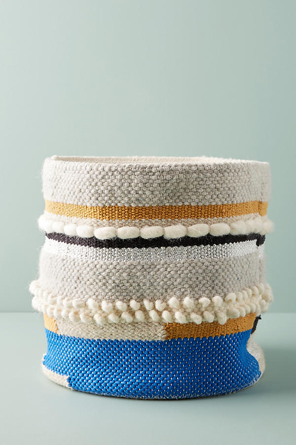 Slide View: 1: Tasseled Pera Basket