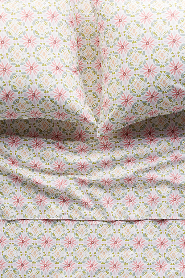 Slide View: 1: Kaleidoscopic Floral Sheet Set