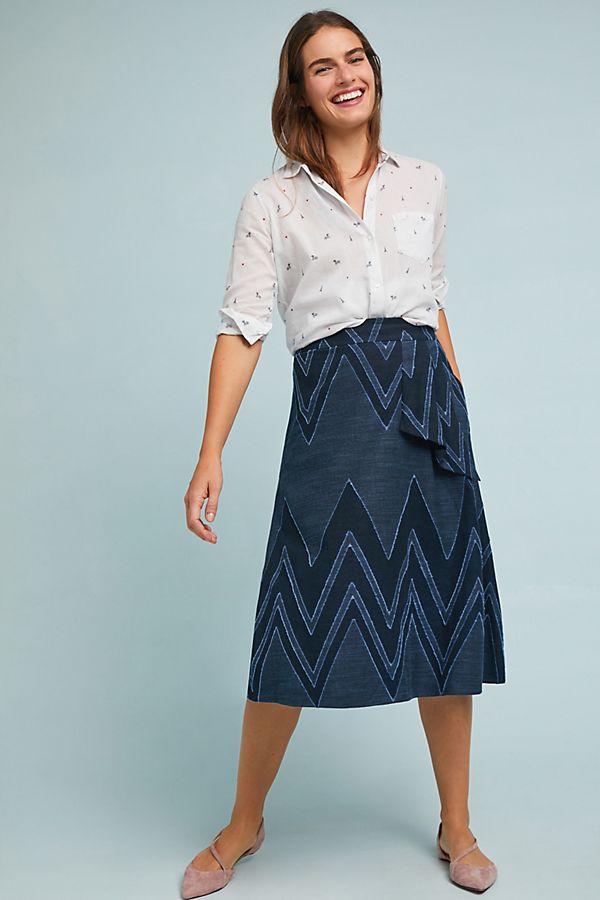 Slide View: 1: Textured Chevron Midi Skirt