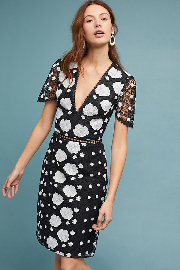 Slide View: 1: ML Monique Lhuillier Eva Lace Dress