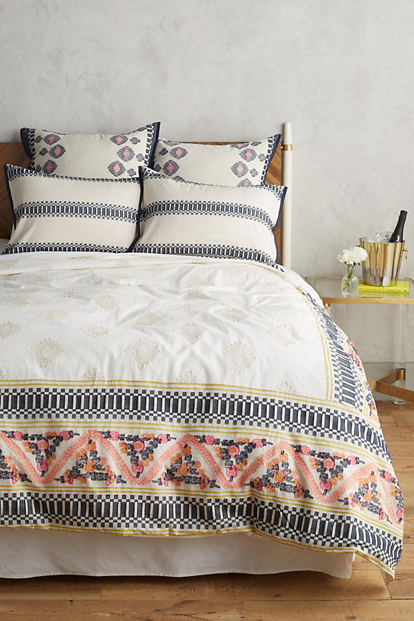Slide View: 1: Woven Leonore Duvet