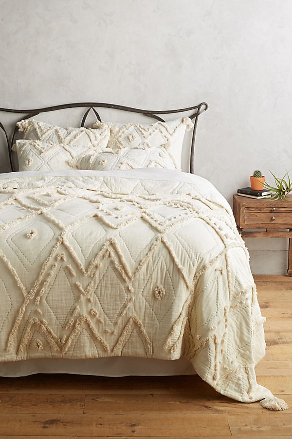 Slide View: 1: Aldalora Quilt