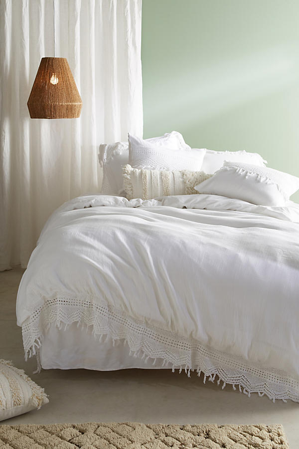 Slide View: 1: Evangeline Crocheted Duvet