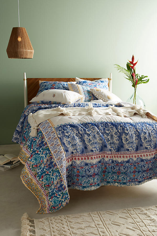 Slide View: 1: Emari Quilt