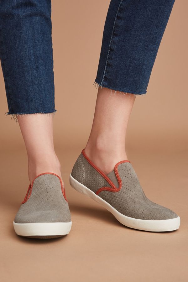 seavees slip on sneakers