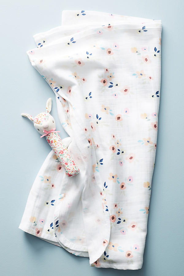 Slide View: 1: Picturesque Florals Swaddle