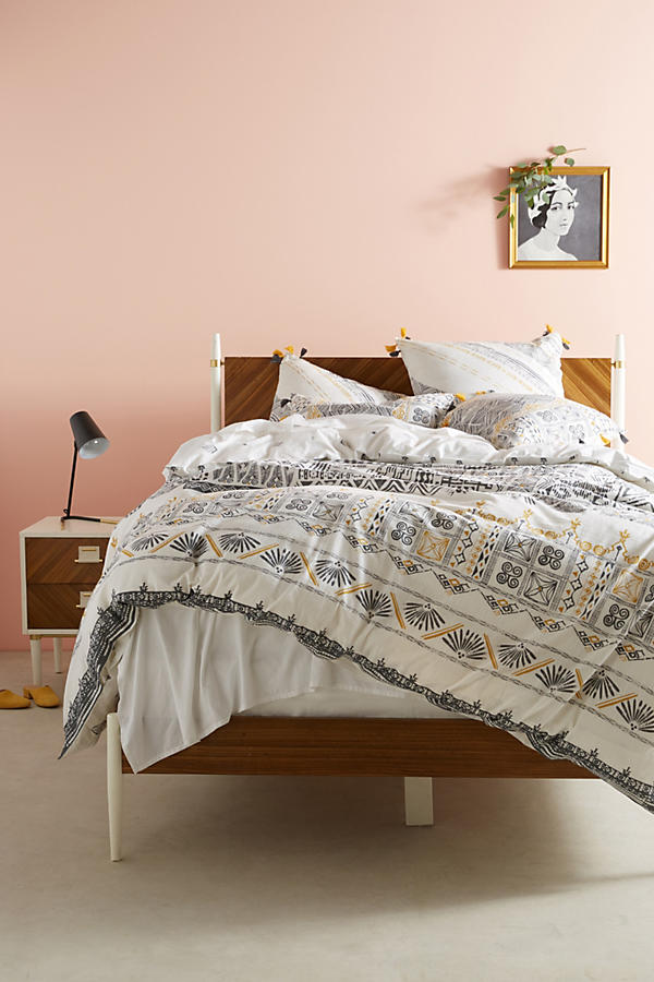Slide View: 1: Nurata Duvet Cover