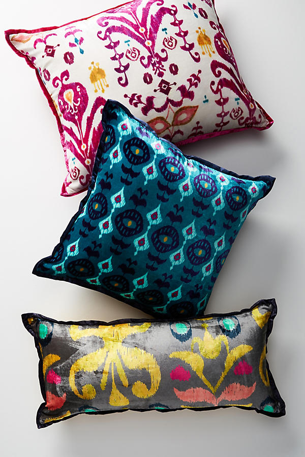 Slide View: 1: Avery Velvet Pillow