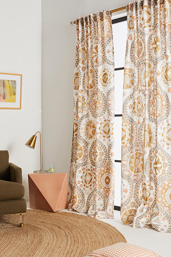 Slide View: 1: Merida Curtain