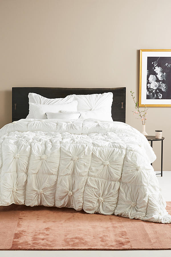 Slide View: 1: Organic Rosette Quilt