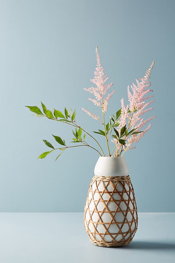 Slide View: 1: Woven Grass Vase