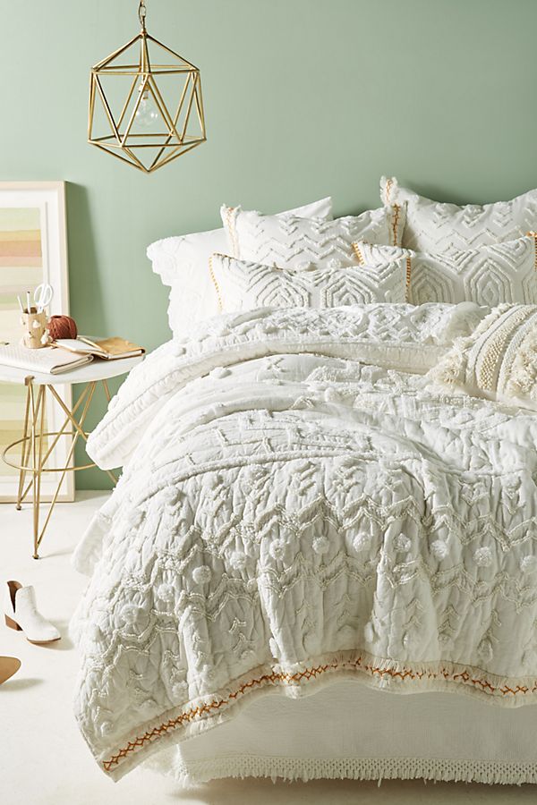 Slide View: 1: Tufted Cidra Quilt