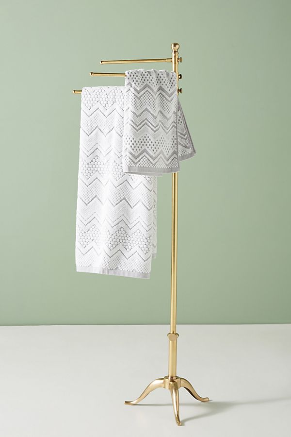 Slide View: 1: Pedestal Towel Stand