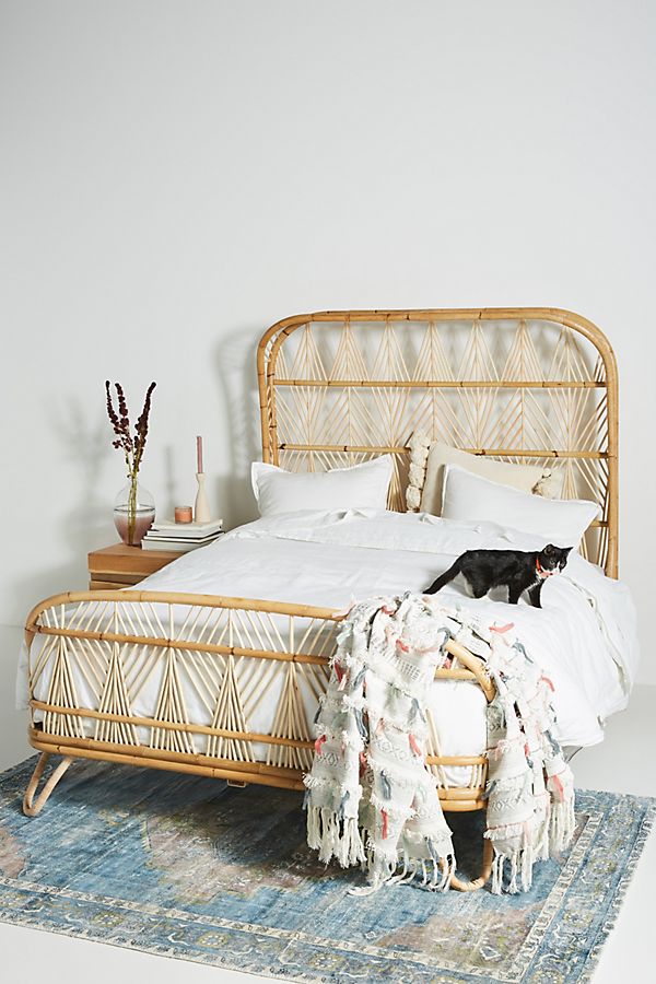 Slide View: 1: Ara Bed