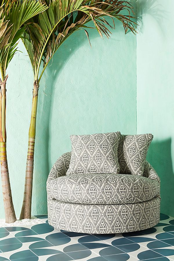 Slide View: 1: Barwick Indoor/Outdoor Swivel Chair