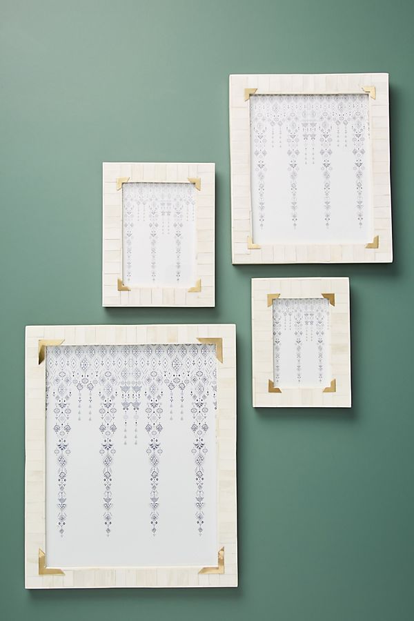 Slide View: 1: Zoe Frame