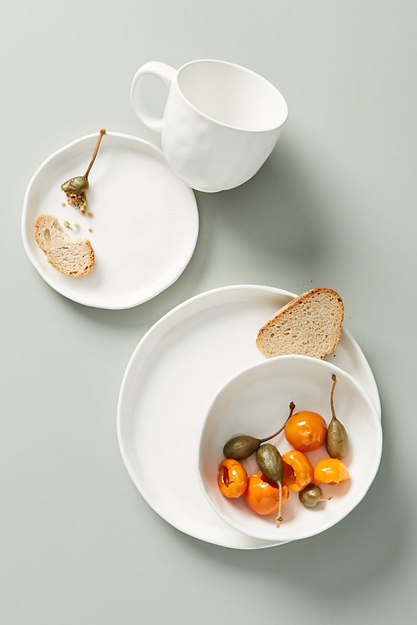 Slide View: 1: Zephyr Dinner Plates, Set of 4