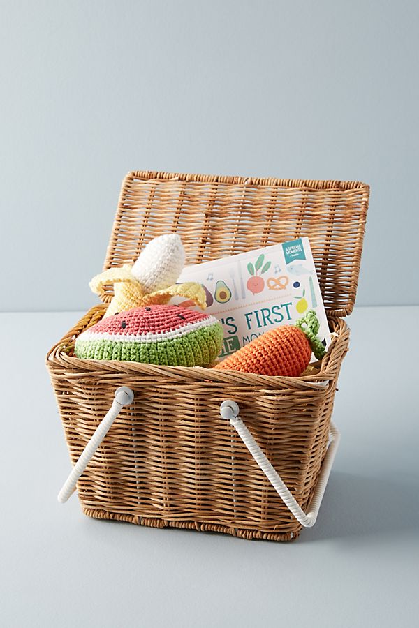 Slide View: 1: Wicker Picnic Basket