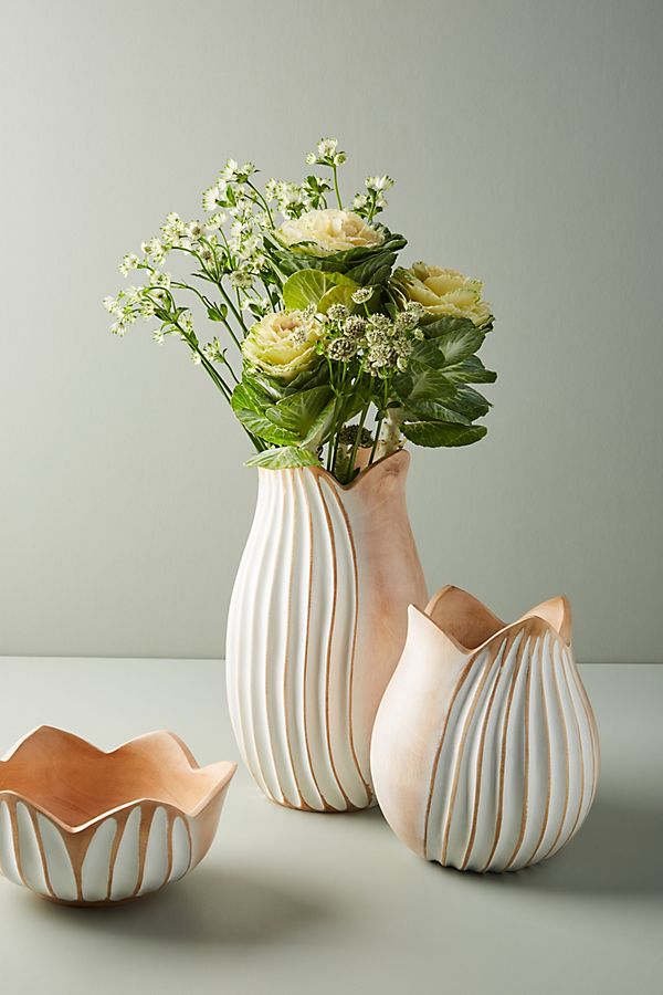 Slide View: 1: Lotus Vase