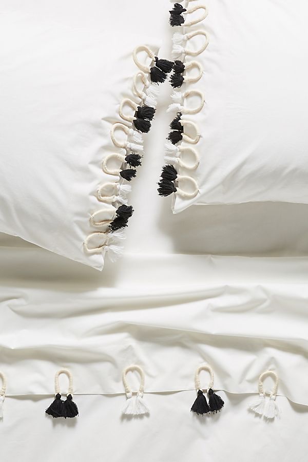 Slide View: 1: Tasseled Pierre Sheet Set