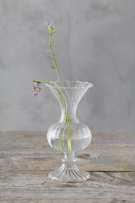 ANTHROPOLOGIE SCALLOPED GLASS VASE