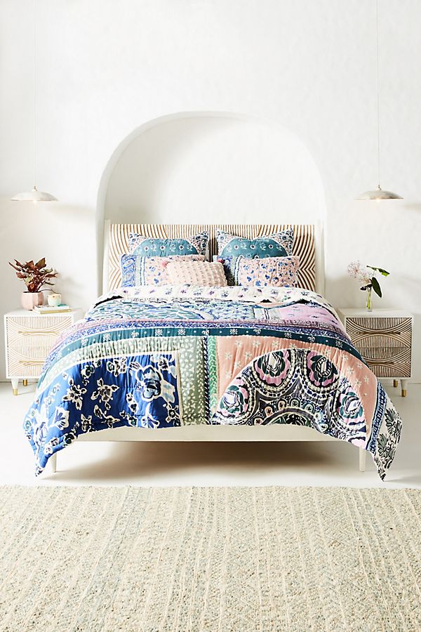 Slide View: 1: Livia Quilt