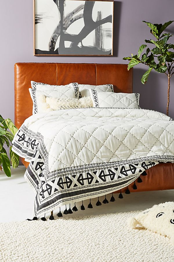 Slide View: 1: Tasseled Montmartre Quilt
