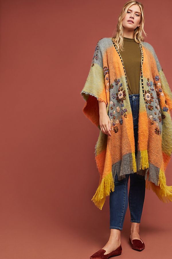 Slide View: 1: Embroidered Florals Kimono