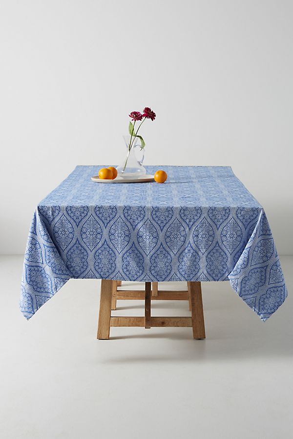 Slide View: 1: Florita Jacquard Tablecloth